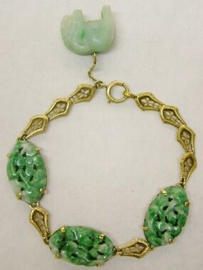 ANTIQUE CARVED GREEN JADE 14K GOLD BRACELET WITH CARVED JADE ELEPHANT CHARM‏